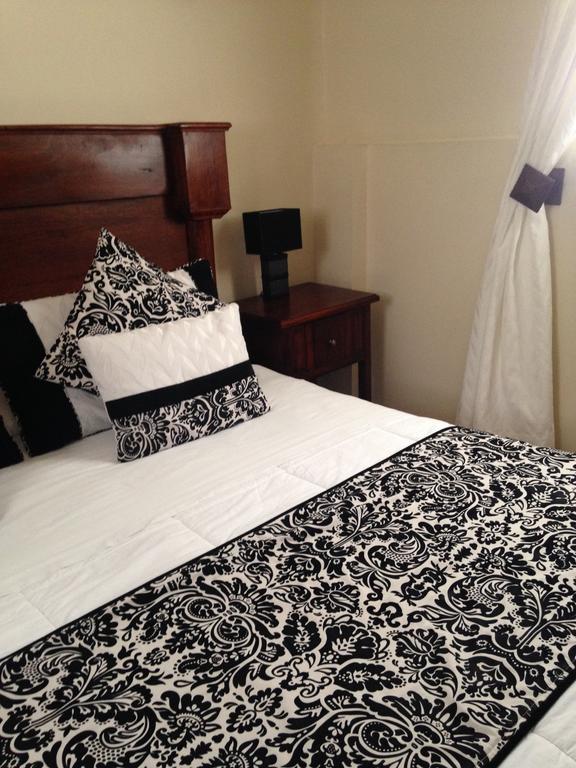 Roka Plaza Hotel Boutique Ambato Room photo