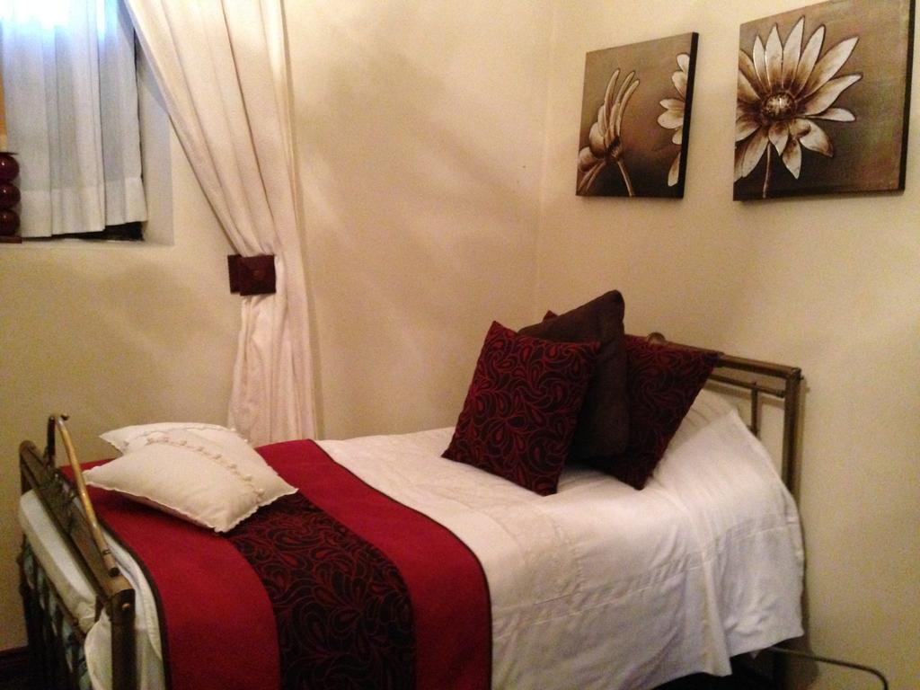 Roka Plaza Hotel Boutique Ambato Room photo