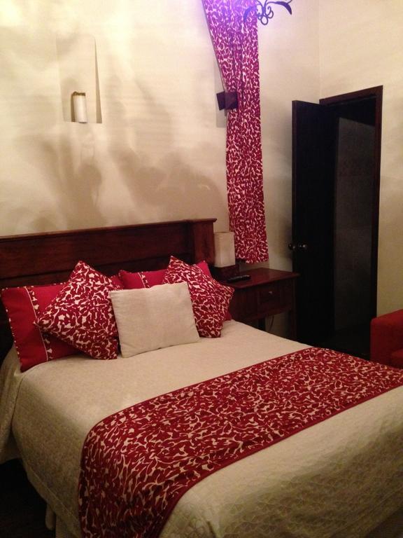 Roka Plaza Hotel Boutique Ambato Room photo